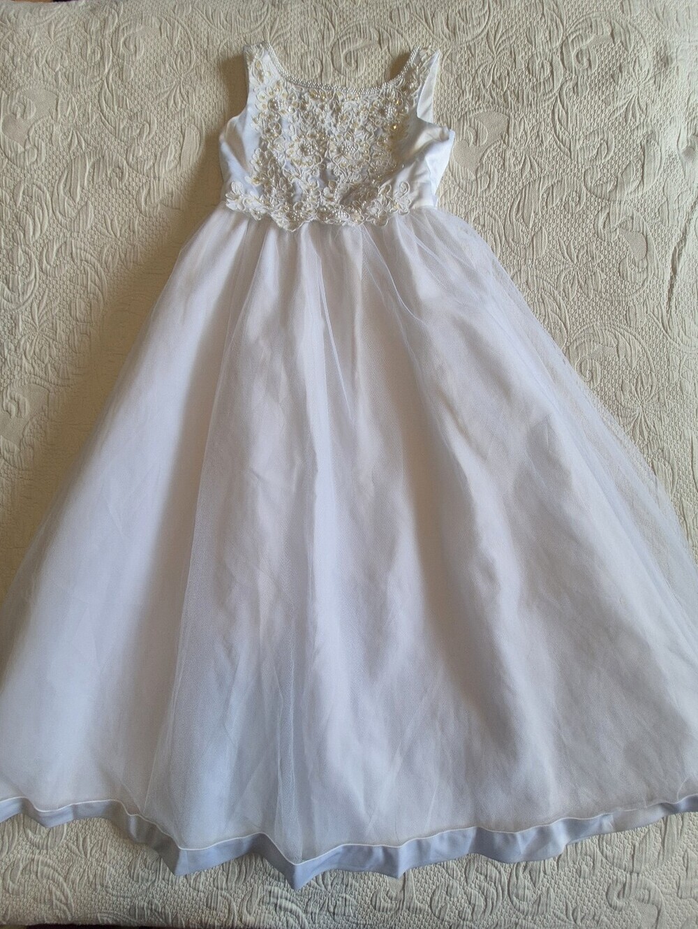 Lady Eleanor girls size 10 white flower girl wedding dress needs a hook on zip